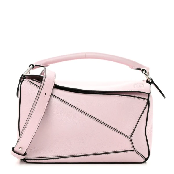 Superfake Discover the stunning Loewe Calfskin Small Puzzle Bag in Icy Pink with polished silver hardware on Superfakebags.is. Experience elegance with every Loewe bag.