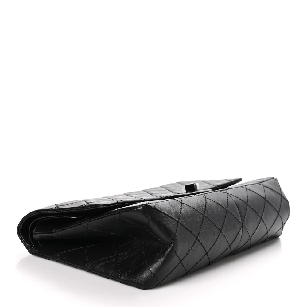 Bottom view of the ch@nel Large 2.55 Reissue 226 flap bag showing the quilted aged calfskin leather base