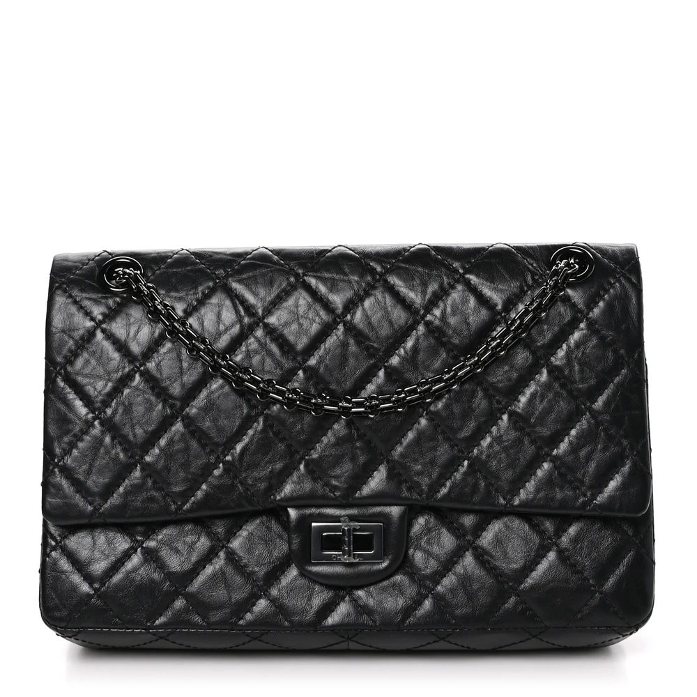 Ch@nel Front view of the Large 2.55 Reissue 226 flap bag in quilted aged calfskin leather with aged silver-tone hardware