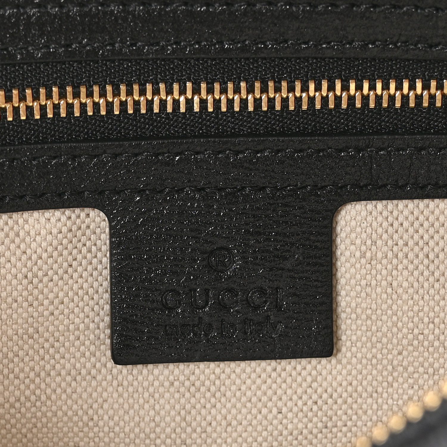 Close-up of the signature Horsebit hardware and gold-tone details on the Small Horsebit 1955 Shoulder Bag