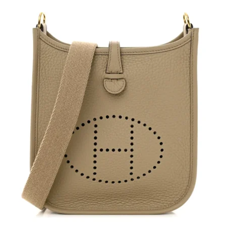 Front view of the Herme$ Taurillon Clemence Evelyne TPM in Beige Marfa